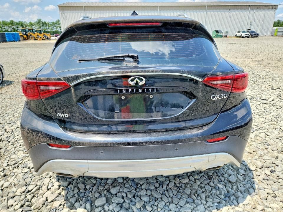 2017 INFINITI QX30 BASE 6