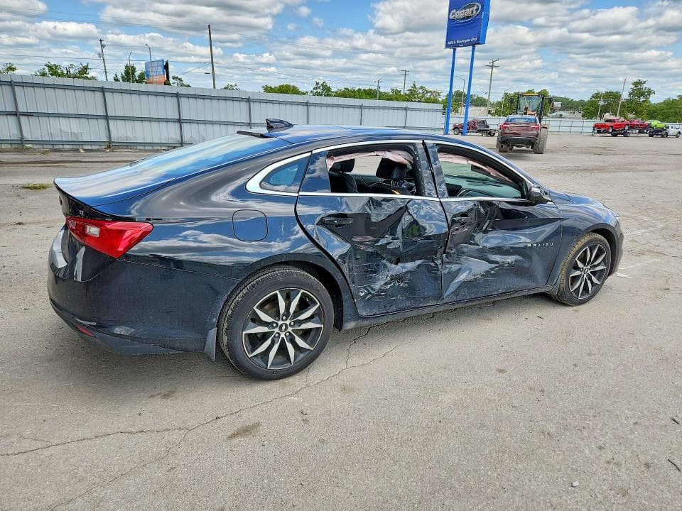 2017 CHEVROLET MALIBU LT 3