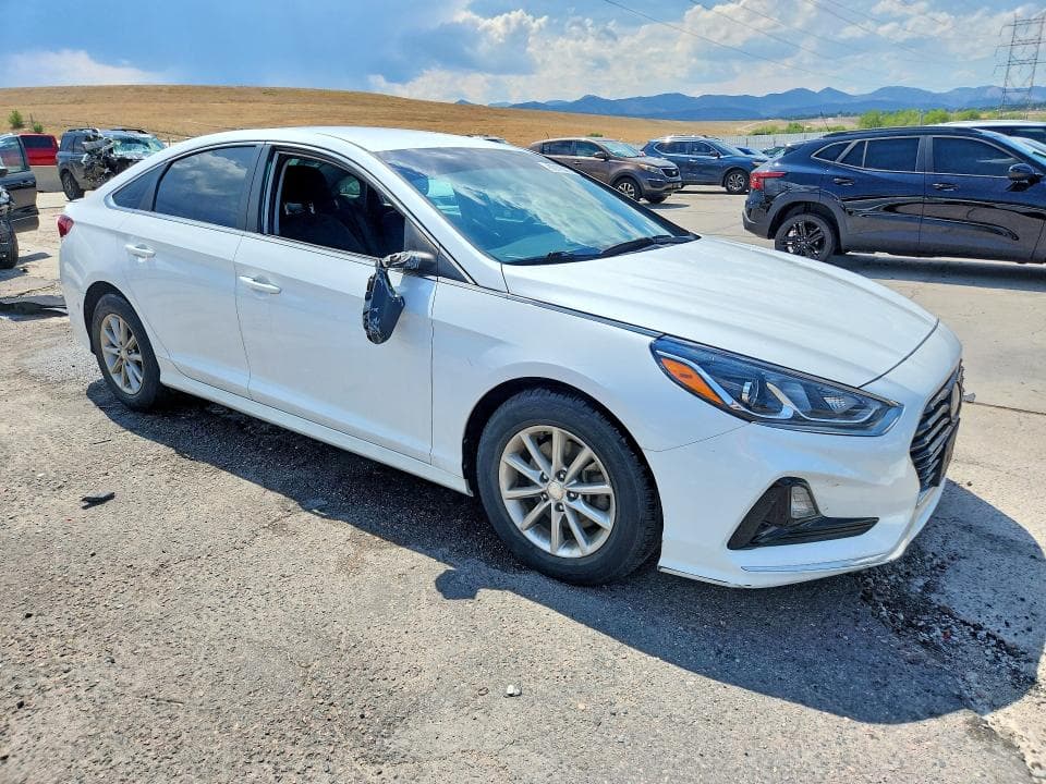 2018 HYUNDAI SONATA SE 4