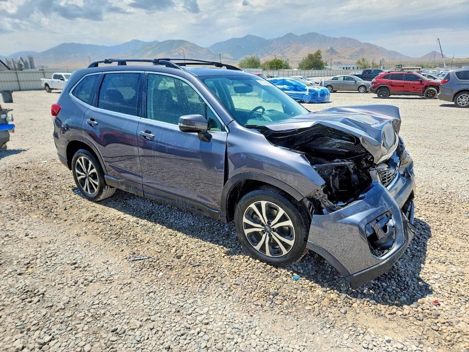 2021 SUBARU FORESTER LIMITED 4