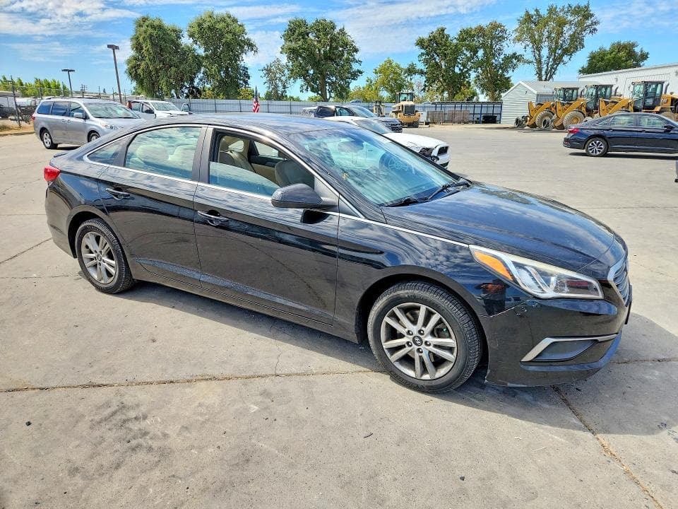 2017 HYUNDAI SONATA SE 4