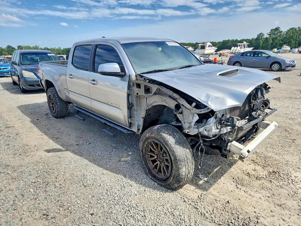 2017 TOYOTA TACOMA TRD SPORT 4