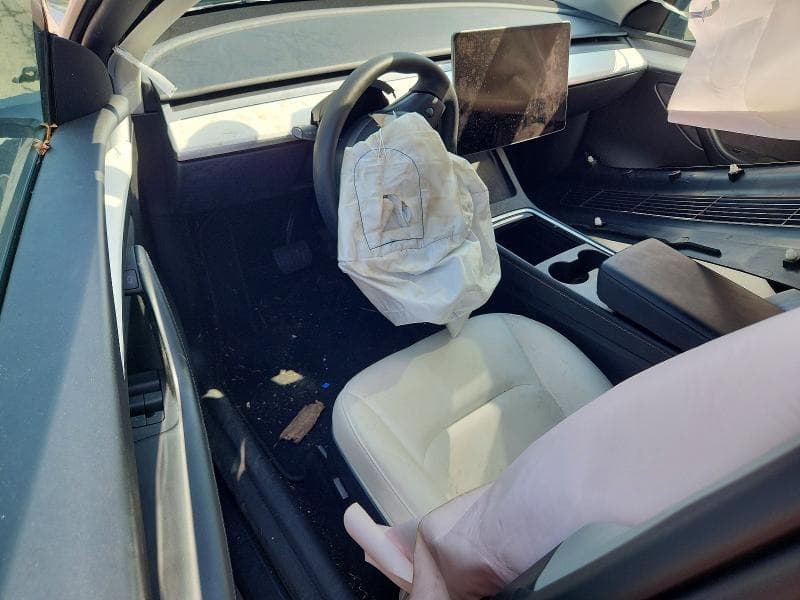 2024 TESLA MODEL Y 8