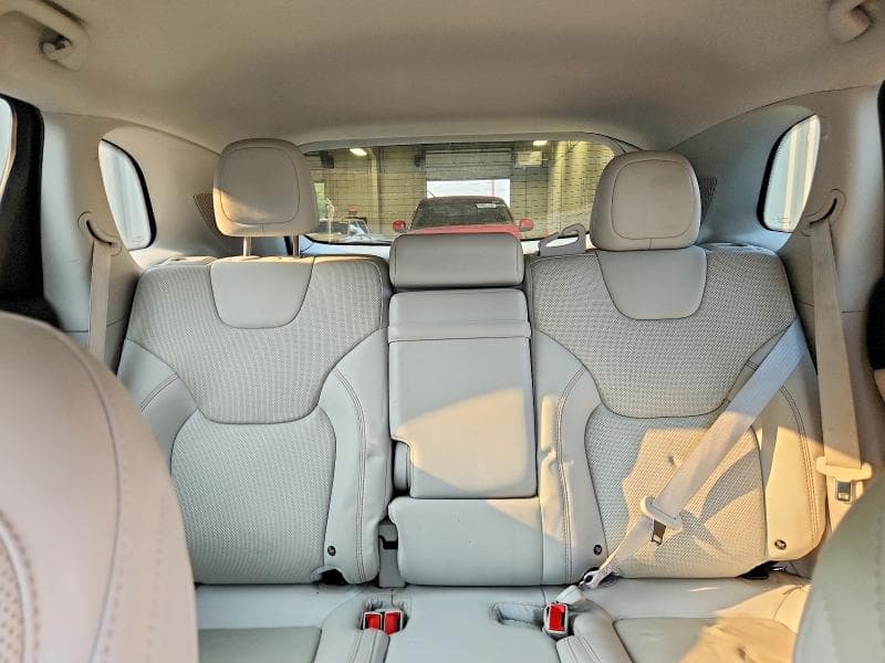2019 JEEP CHEROKEE LIMITED 10
