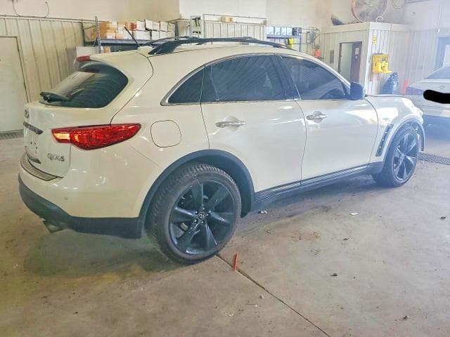 2017 INFINITI QX70 BASE 3