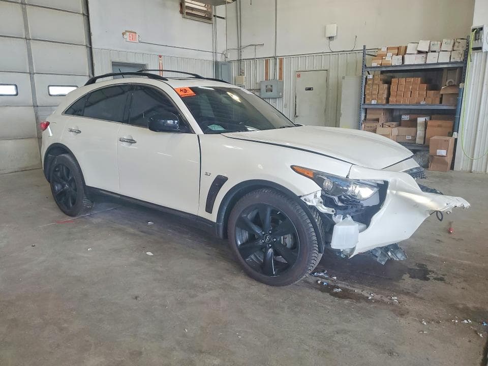 2017 INFINITI QX70 BASE 4