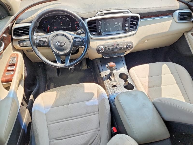 2017 KIA SORENTO LX 8