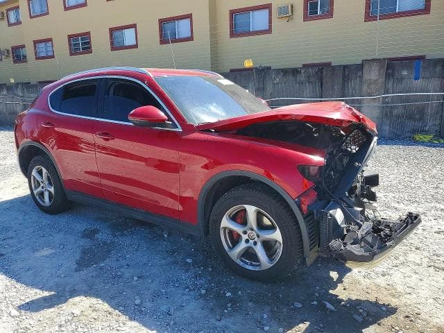 2018 ALFA ROMEO STELVIO 4