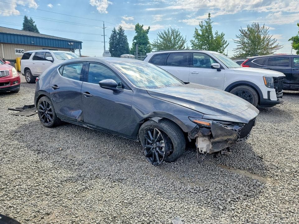 2022 MAZDA 3 4