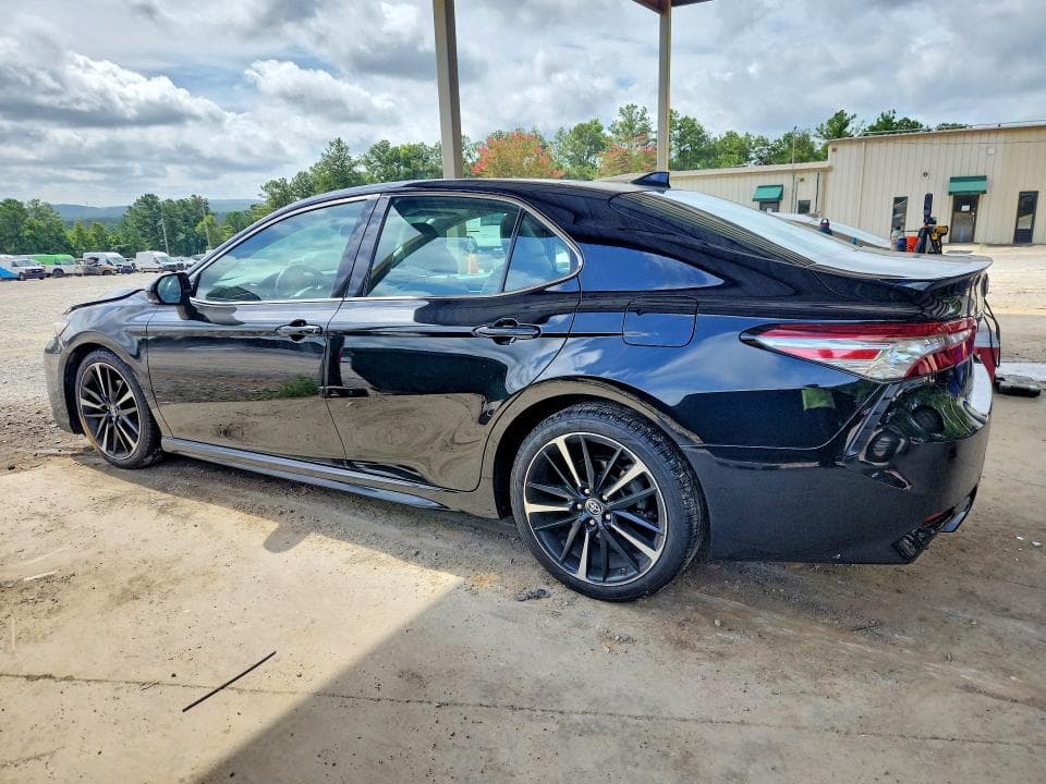 2019 TOYOTA CAMRY XSE 2