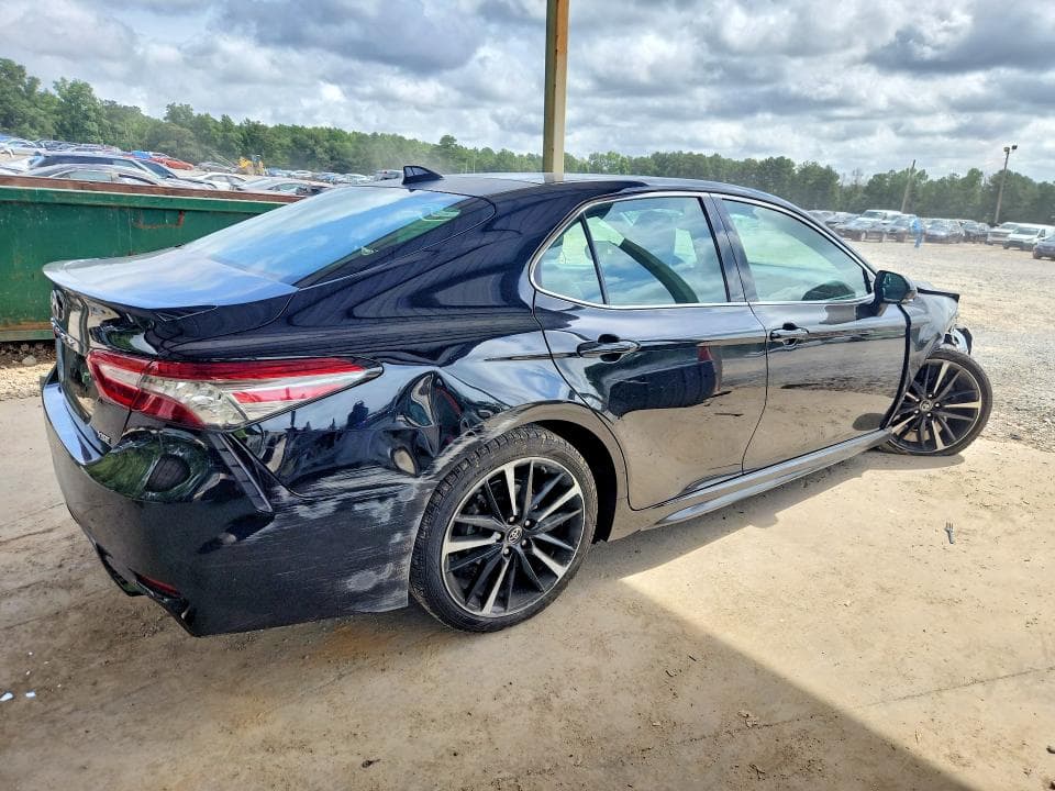 2019 TOYOTA CAMRY XSE 3