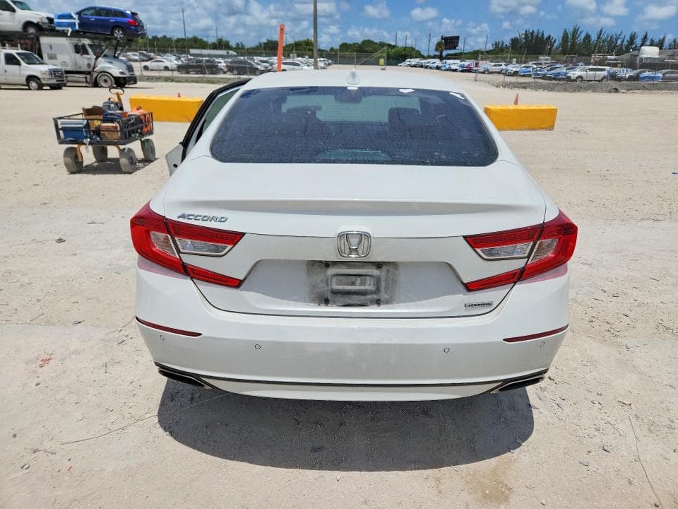 2018 HONDA ACCORD TOURING 6