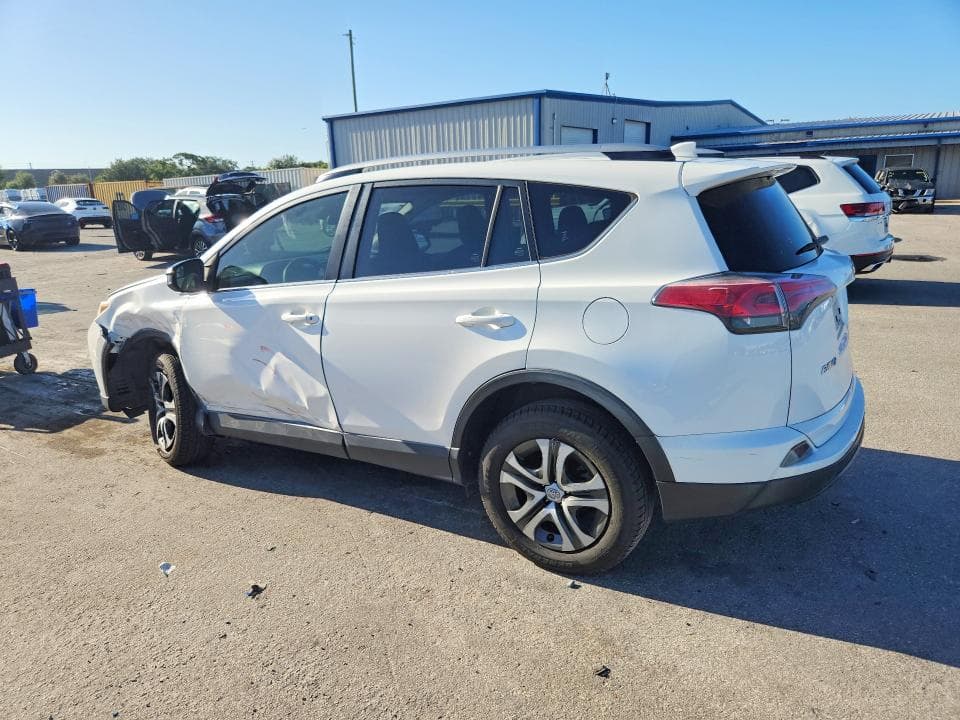 2018 TOYOTA RAV4 LE 2