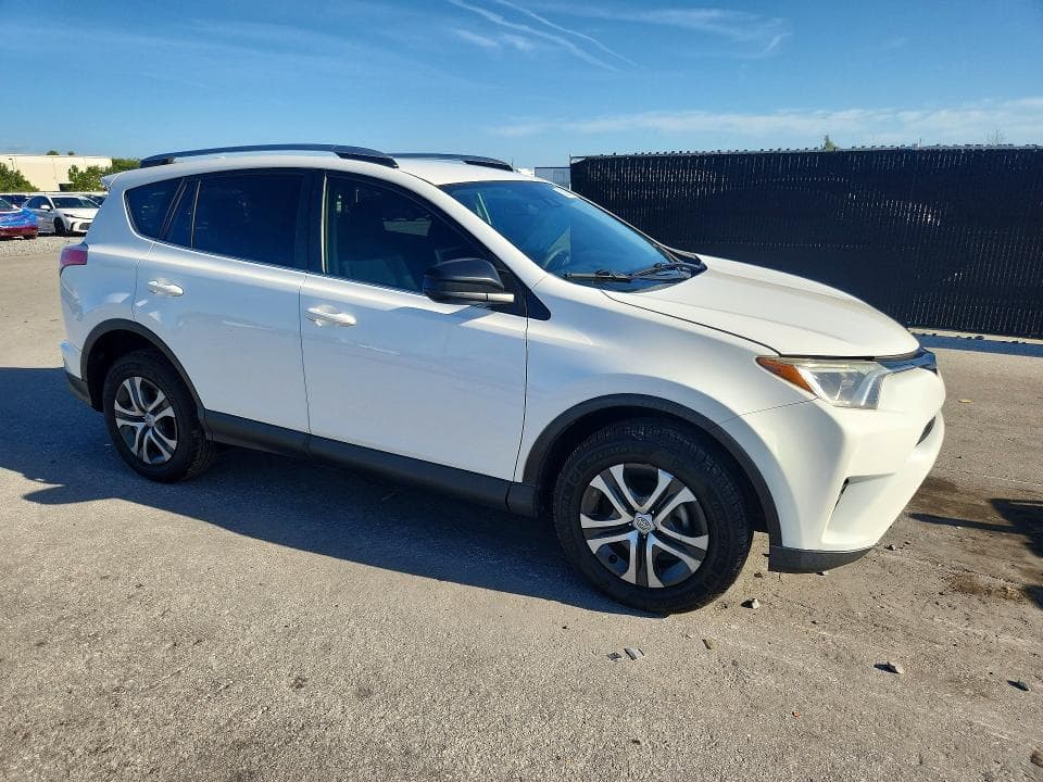 2018 TOYOTA RAV4 LE 4
