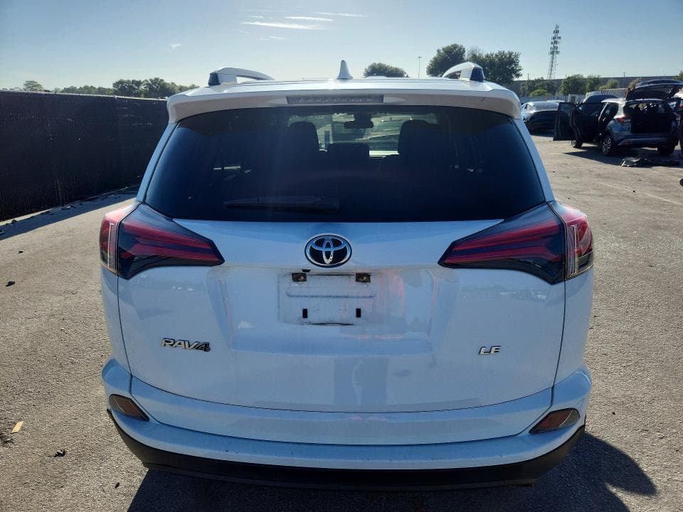 2018 TOYOTA RAV4 LE 6