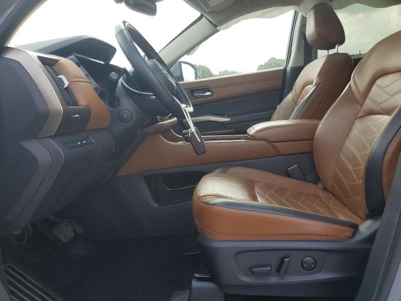 2025 NISSAN PATHFINDER PLATINUM 7
