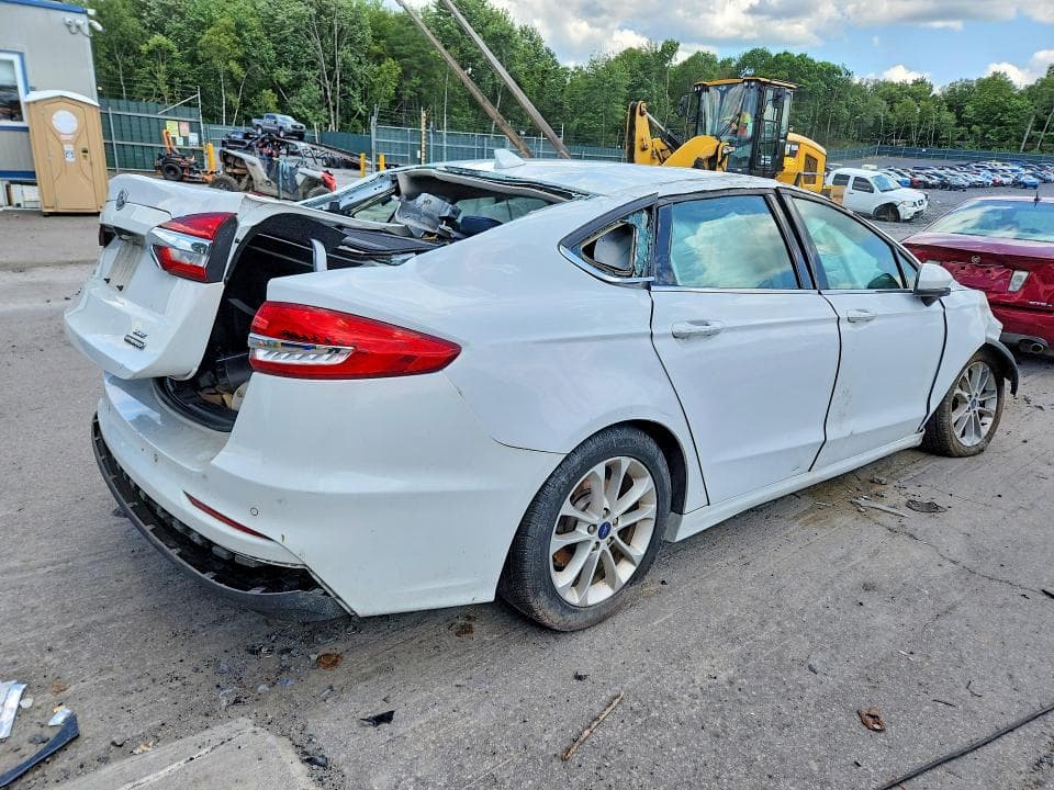 2020 FORD FUSION SE 3