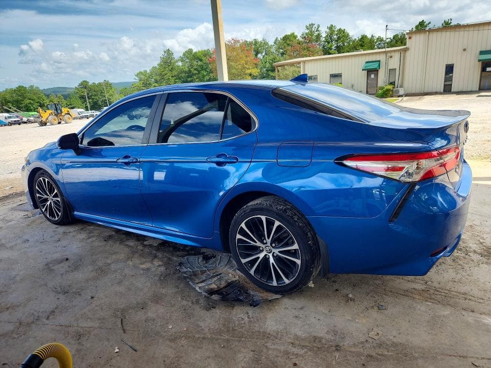 2020 TOYOTA CAMRY SE 2