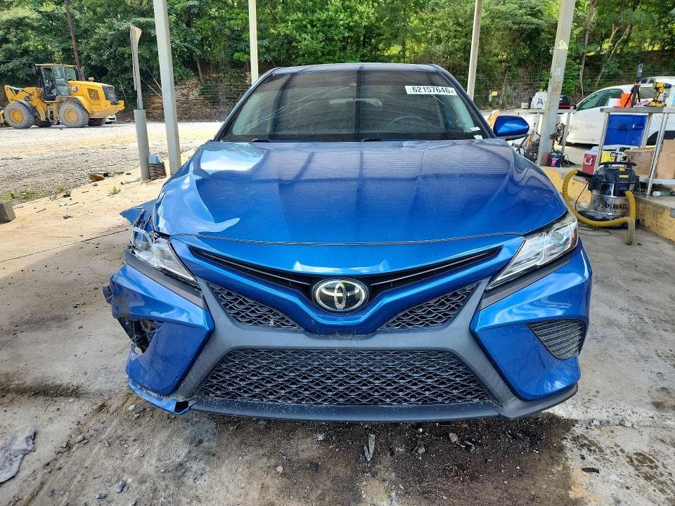 2020 TOYOTA CAMRY SE 5