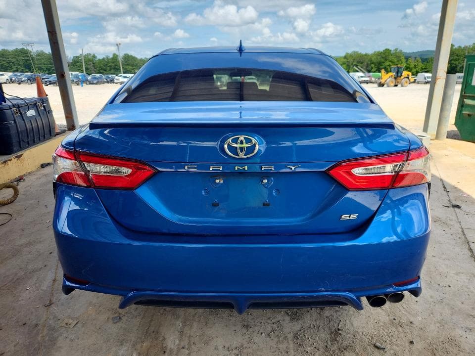 2020 TOYOTA CAMRY SE 6