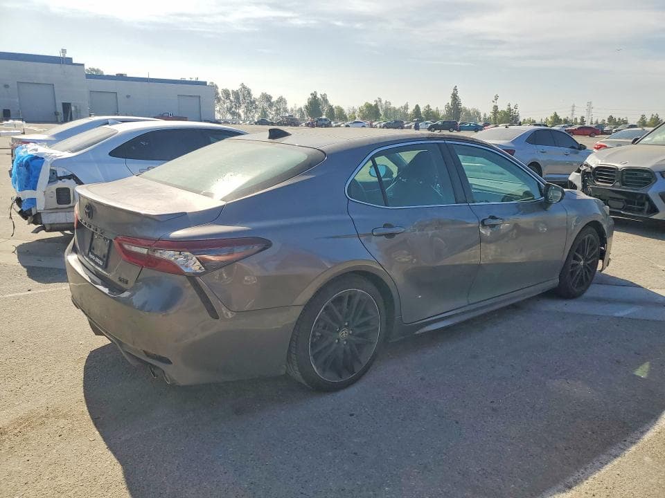 2021 TOYOTA CAMRY XSE 3