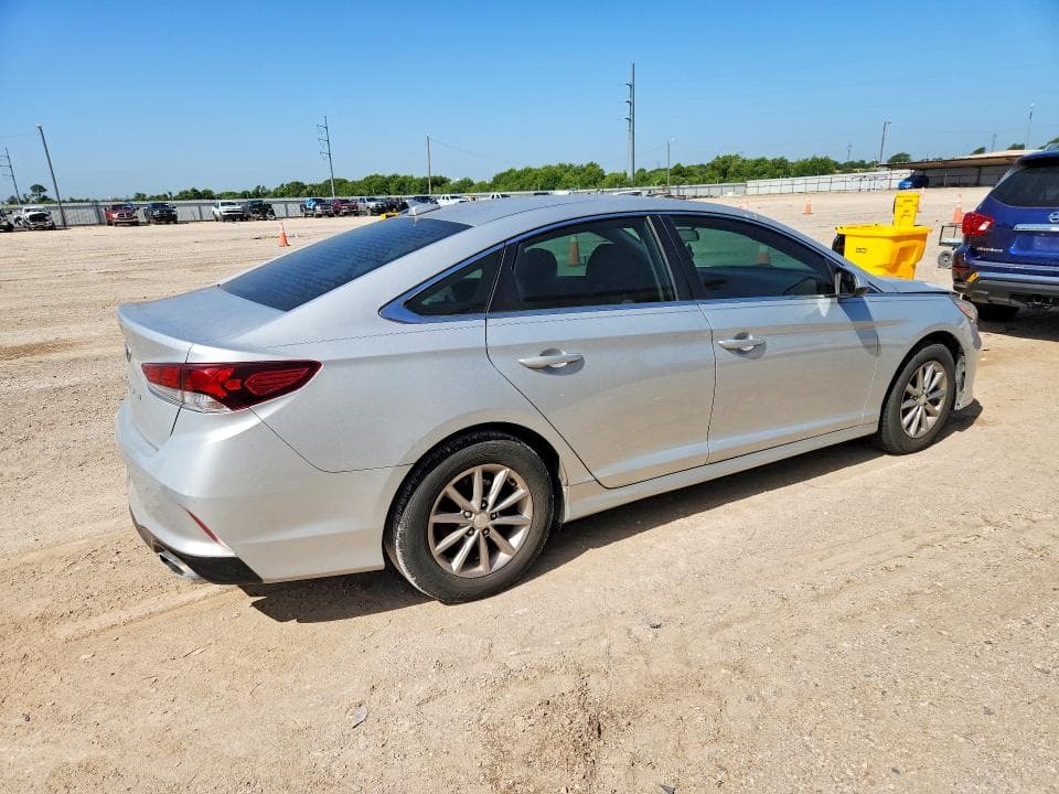 2018 HYUNDAI SONATA SE 3