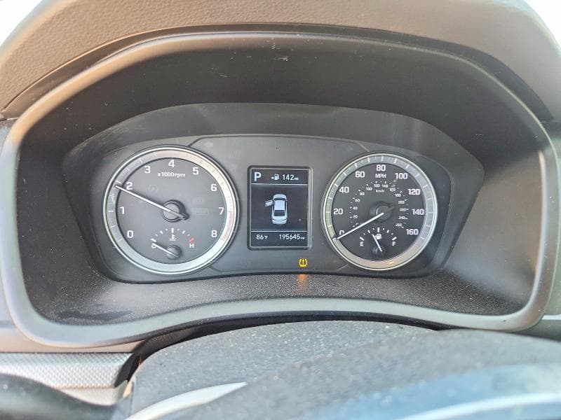 2018 HYUNDAI SONATA SE 9