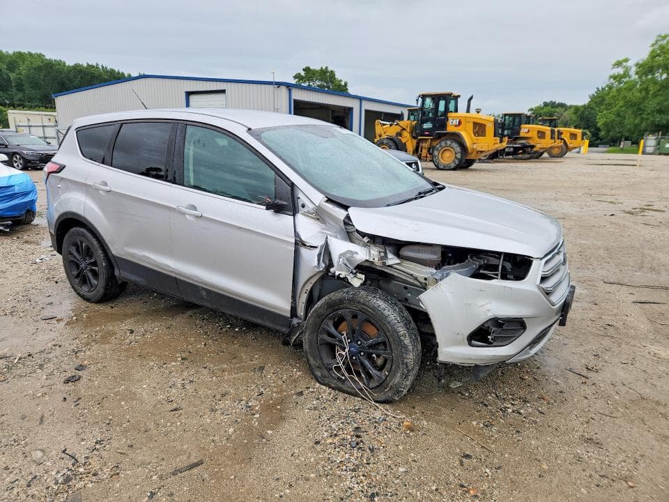 2017 FORD ESCAPE SE 4