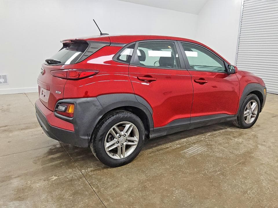 2021 HYUNDAI KONA SE 3