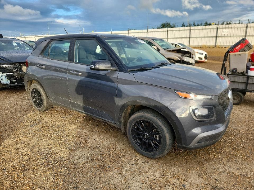 2023 HYUNDAI VENUE SE 4