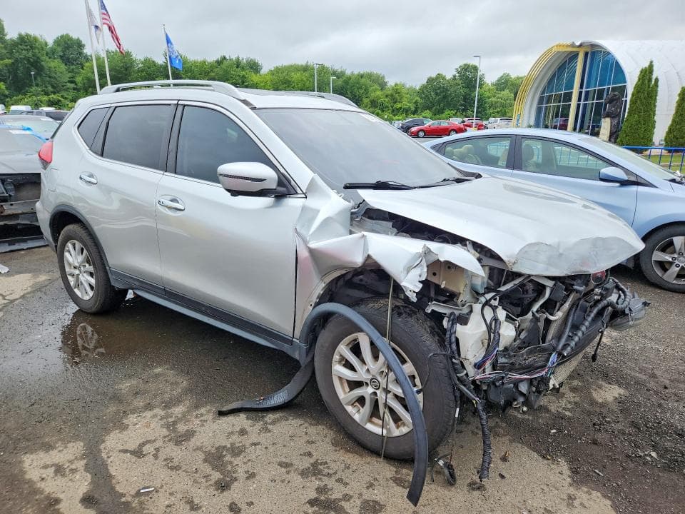 2017 NISSAN ROGUE SV 4