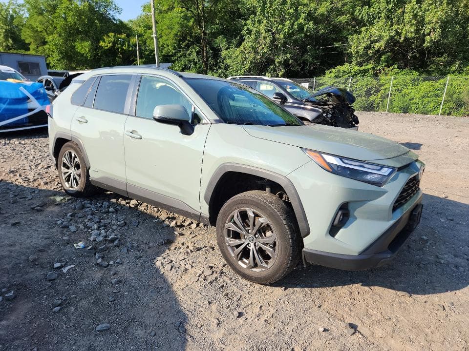 2022 TOYOTA RAV4 XLE PREMIUM 4