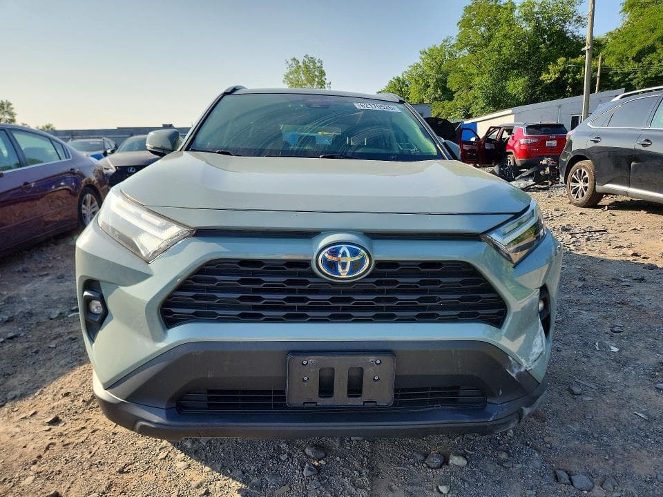 2022 TOYOTA RAV4 XLE PREMIUM 5