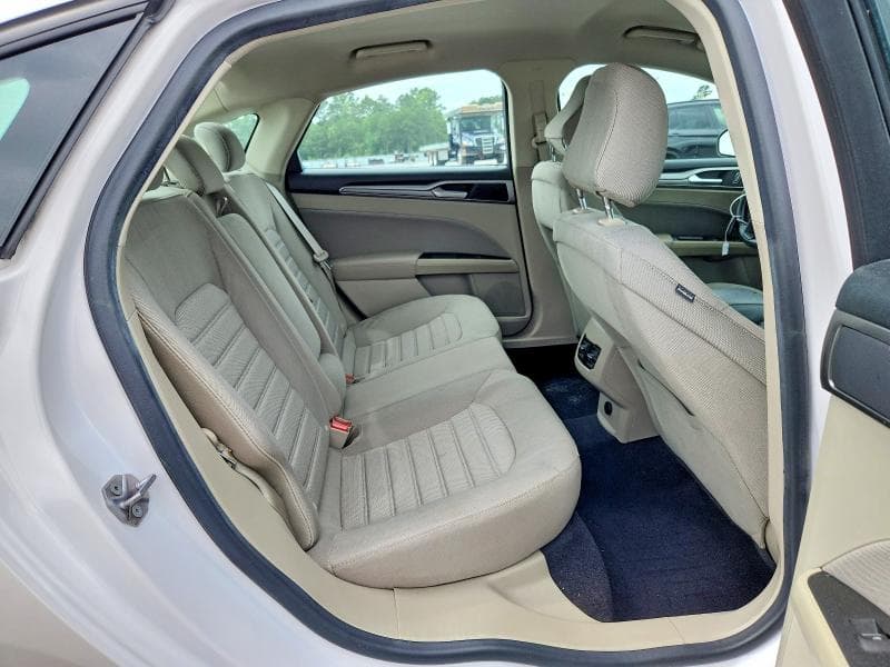2020 FORD FUSION SE 19