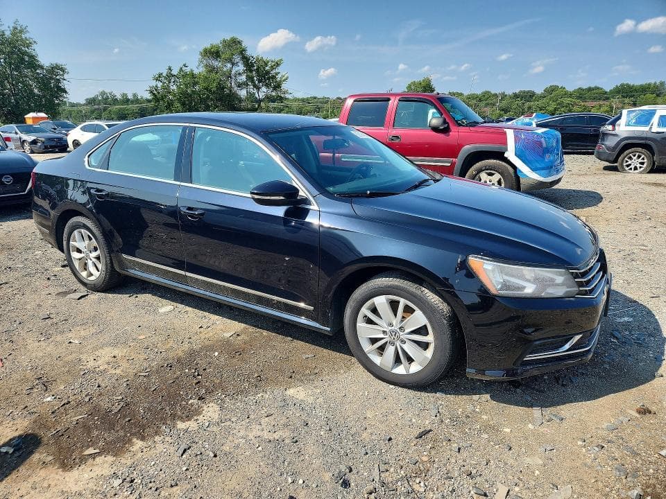 2017 VOLKSWAGEN PASSAT S 4