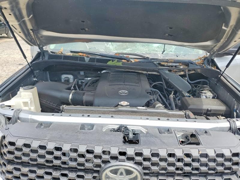 2018 TOYOTA TUNDRA SR5 11