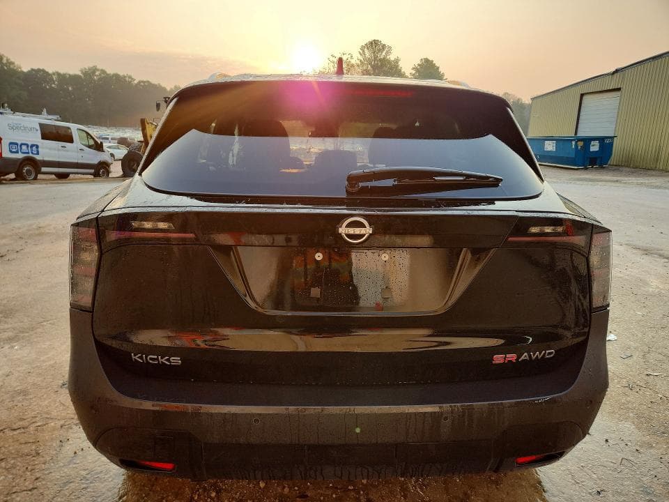 2026 NISSAN KICKS SR 6