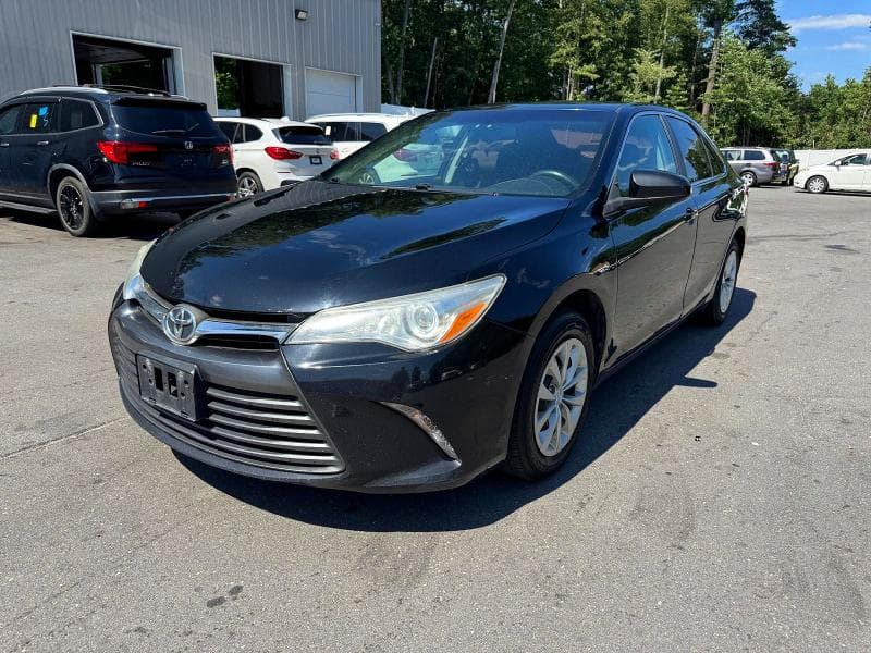 2017 TOYOTA CAMRY LE - 1