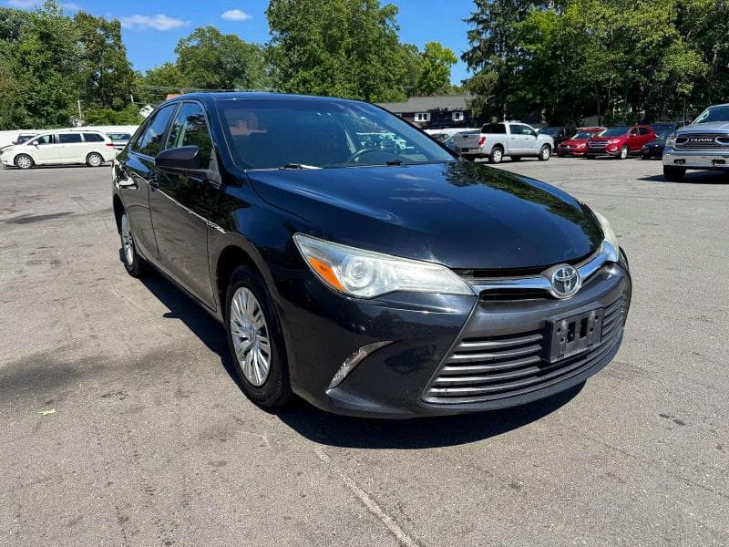 2017 TOYOTA CAMRY LE 4