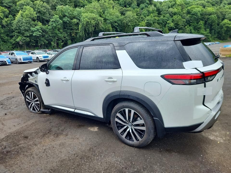 2025 NISSAN PATHFINDER PLATINUM 2