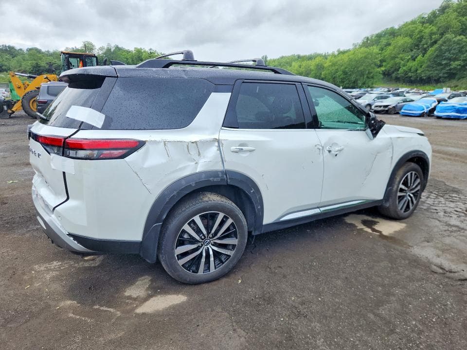 2025 NISSAN PATHFINDER PLATINUM 3