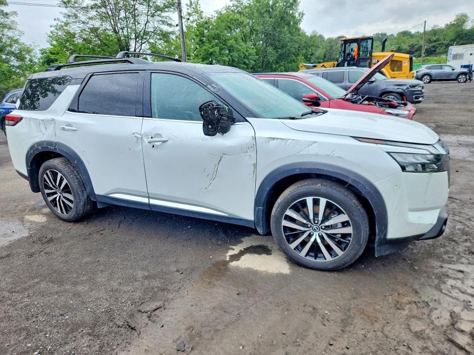 2025 NISSAN PATHFINDER PLATINUM 4