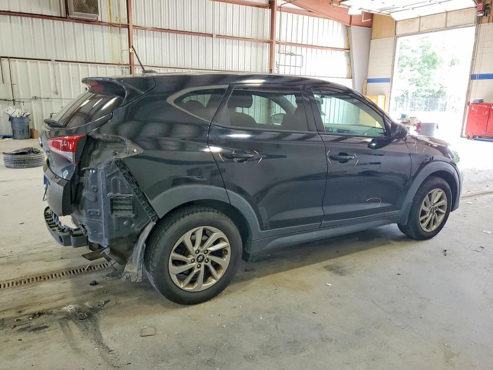 2017 HYUNDAI TUCSON SE 3