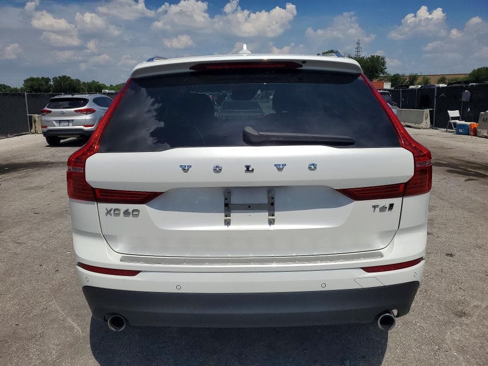 2018 VOLVO XC60 T6 MOMENTUM 6