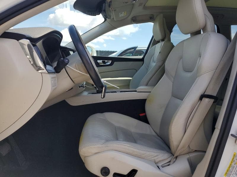 2018 VOLVO XC60 T6 MOMENTUM 7