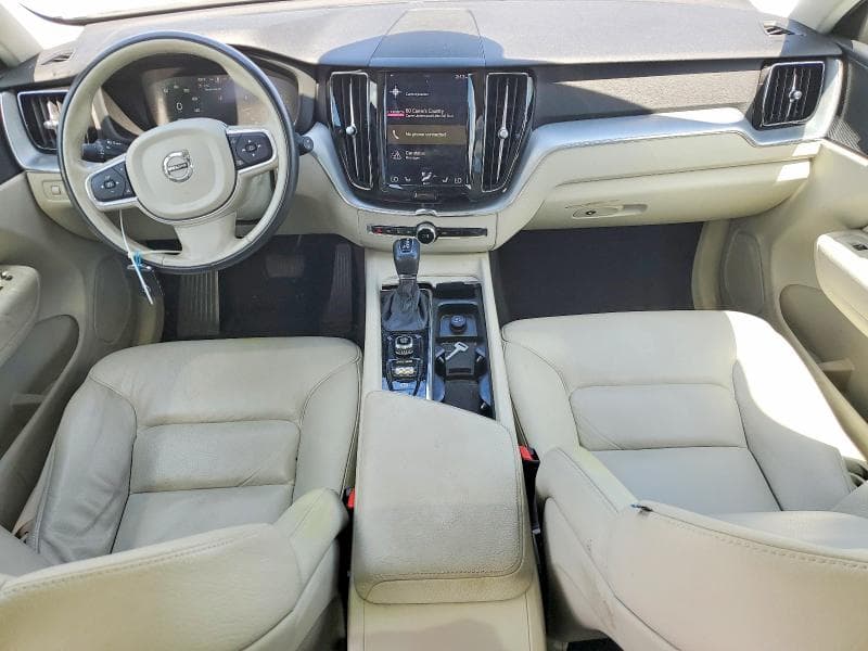 2018 VOLVO XC60 T6 MOMENTUM 8