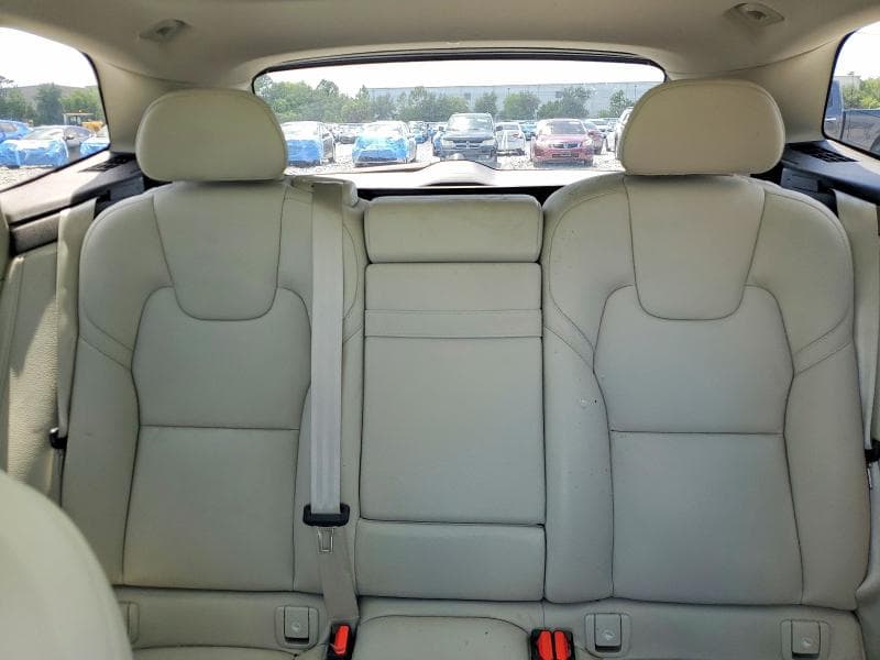 2018 VOLVO XC60 T6 MOMENTUM 10