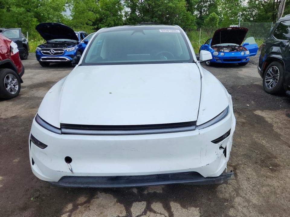 2026 TESLA MODEL Y 5