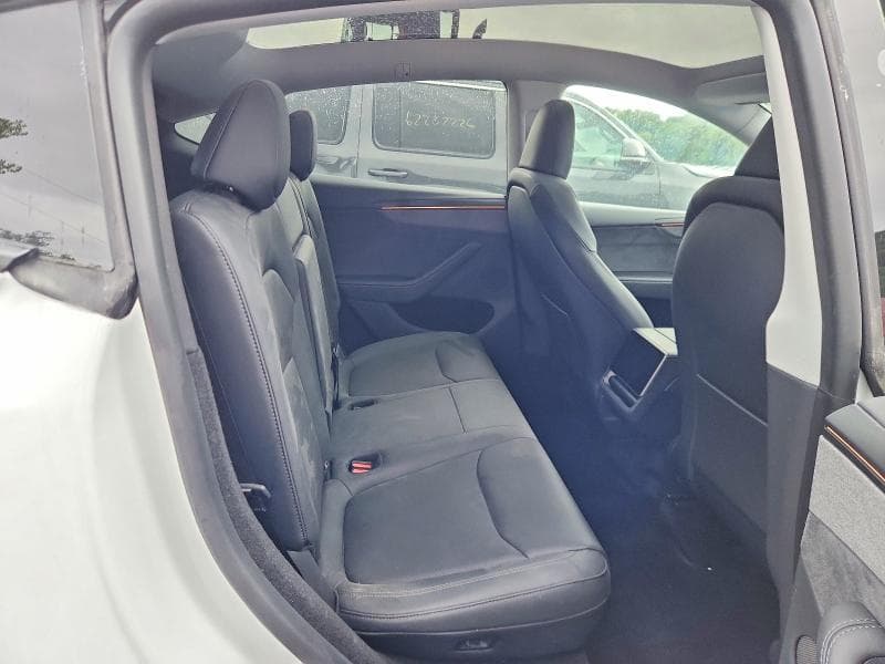 2026 TESLA MODEL Y 10