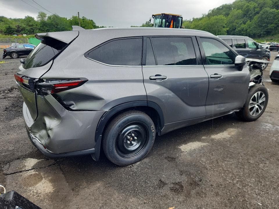 2026 TOYOTA HIGHLANDER XLE XLE 3